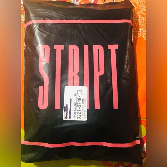 BRAND NEW‼️ GiGi BLACK STRIPT OFFICIAL JUMPSUIT Size 2XL - Picture 11 of 13